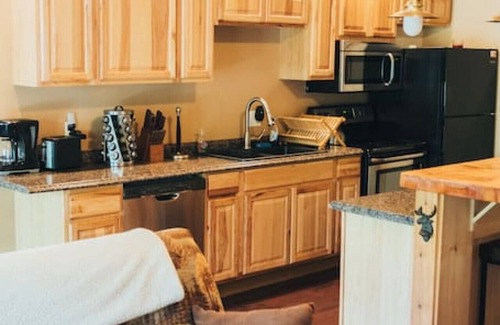Wilmington Apartment | Close to Mt Snow room for the whole family