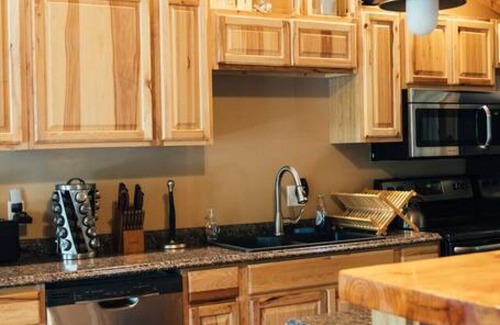 Wilmington Apartment | Close to Mt Snow room for the whole family