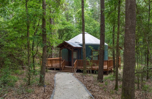 Livingston Cabin | Close to nature, but with all the modern amenities, Two Creeks Crossing Resort