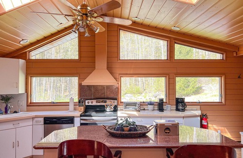 Shandaken Cabin | Close to Phoenicia, Woodstock Brewery, Belleayre, Mountain View, Backyard Stream