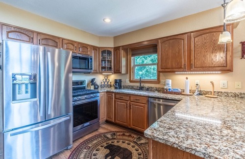 Bryson City Cabin | Close to Polar Express - AMAZING view - Hot Tub - Fire Pit - WiFi