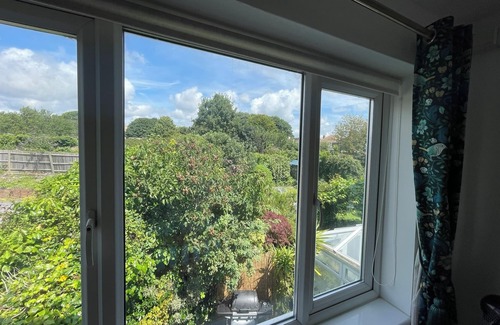 Sompting House | Close to sea and South Downs national park - Sompting