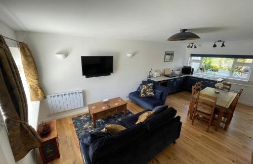 Sompting House | Close to sea and South Downs national park - Sompting