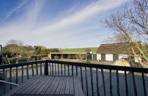 Middelhagen Apartment | Close to the sea, quiet location, use of swimming pool and sauna - Haus Büdnerstube FeWo 5