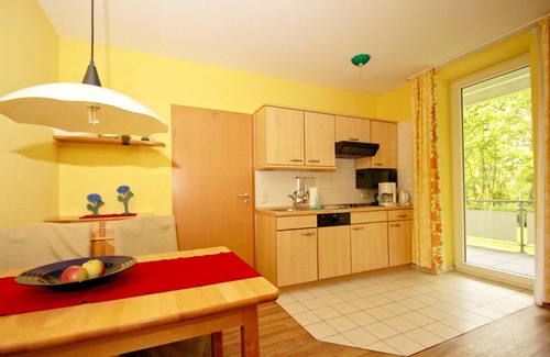 Gohren Apartment | Close to the beach, balcony, free AHOI adventure pool - Strandresidenz Brandenburg FeWo 08