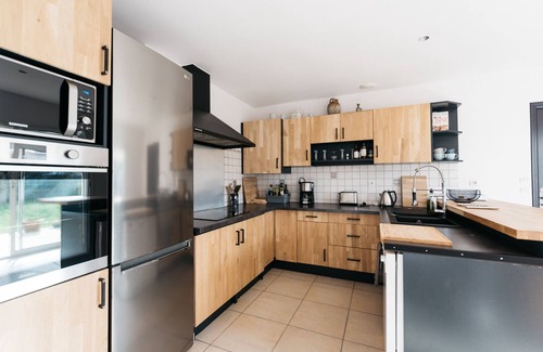 Angoulins House | Close to the beach, large house with wooded garden