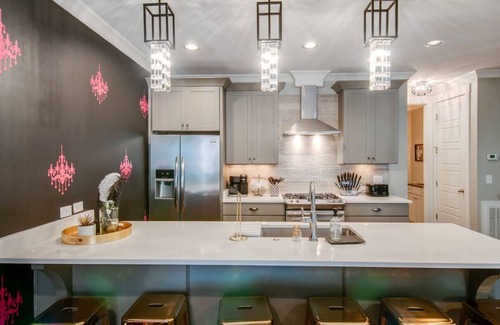 Eighth Avenue House | Close to the Gulch - Book Today