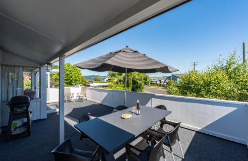 Wharewaka House | Close to the Lake