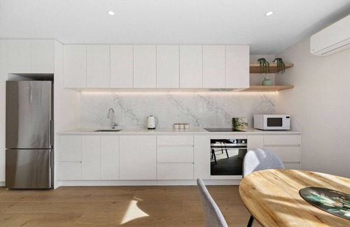 Kawarau Falls Apartment | Close to the remarkable ski field, modern and warm.