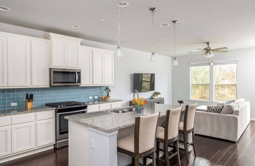 Brushy Creek House | Close to Town, Community Pool | Pristine