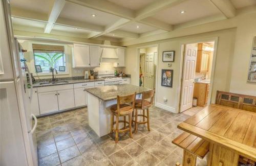 Ellicottville House | Close to Town