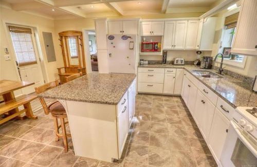 Ellicottville House | Close to Town
