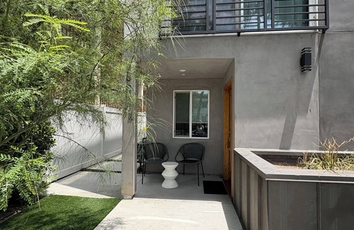 Sherman Oaks House | Close to Universal Studios Family friendly Townhouse!