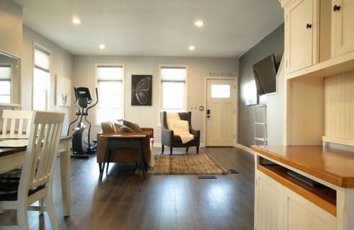 Bethlehem Apartment | Close to Wind Creek/Events/Food! ✔Hot-tub ✔Garage
