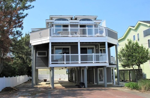 Harvey Cedars House | Close walk to the beach, the perfect home for a single family.