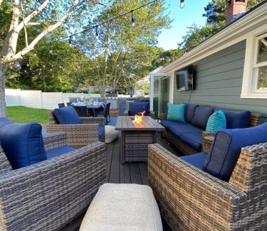 Dennis House | Close2beach, Speakeasybar,hottub, Petsok, Firepit
