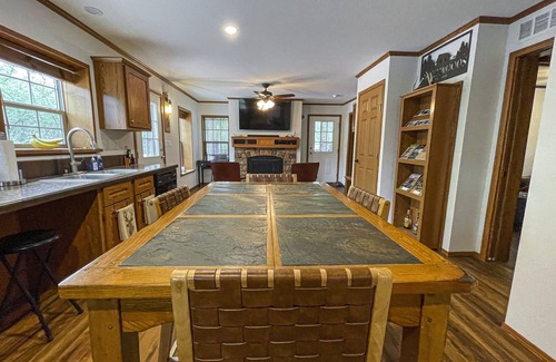 Moravia Cabin | CLOSEST Cabin to Rathbun Lake - Unique Cabin in the WOODS - Sleeps 10!