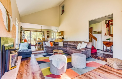 Mosier House | Closest home to Mosier Falls with mountain & river views, hot tub, & game room