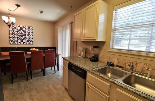 Downtown House | Closest House to Crystal Bridges