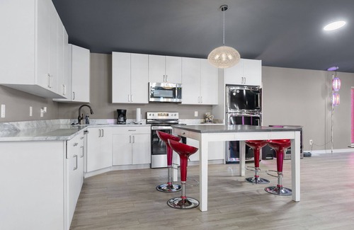 Historic Edgefield House | Closest to Stadium in Nashville! 5 min 2 Downtown