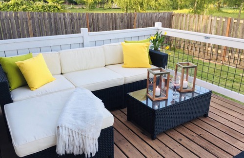 Dundee House | Closest to town Steps to Wine/Food Fire-Pit Deck BBQ Fast Wifi