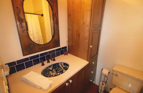 Downtown Santa Fe House | Closson Studio - Stylish - Near Plaza - Queen bed