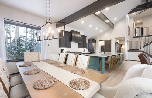 Warrior's Mark West House | Cloud 9 Chalet w/Hot tub and Ping Pong on Peak 9
