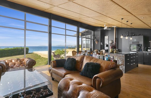 Otago Cottage | CLOUD 9 RETREAT - ABSOLUTE BEACHFRONT HOME, pet friendly in Karitane