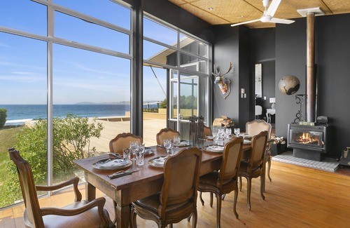 Otago Cottage | CLOUD 9 RETREAT - ABSOLUTE BEACHFRONT HOME, pet friendly in Karitane
