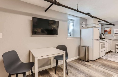 City Park Apartment | Cloud by Modern Midstay/1Block to City Park #C16