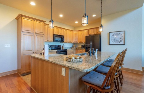 Wolf Laurel House | Cloud Dancer Spacious retreat with amazing views & hot tub