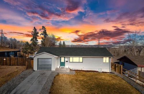 Colorado Springs Apartment | Cloud View Family Mountain Views & Fire Pit