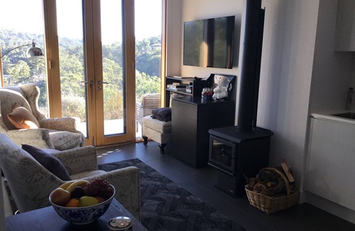 Scott Creek Bed & Breakfast | CloudsNest - secluded hills property