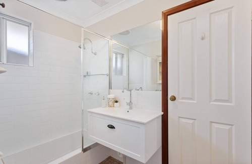 Duncraig House | Clovers Beach Cottage