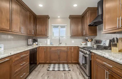 Clovis House | Clovis House | 2 Car Garage | Backyard | 4BR/2BTH