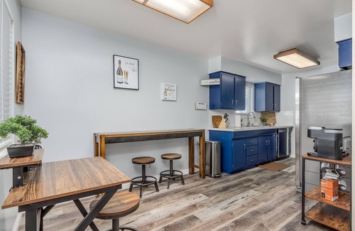 Clovis House | Clovis House | Foosball | Fire Pit| 2-Car Garage!