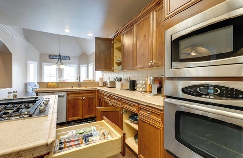 Clovis House | Clovis Retreat w/Patio & Yard ~ 3 Mi to Old Town!