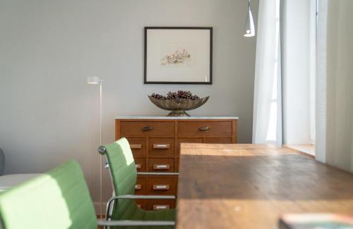 Bad Schwartau Apartment | CLS Moderne Villa Bad Schwartau mit Garten für bis zu 6 Personen, 2 E-Ladesäulen, 3 Parkplätze, Loggia, großes Haus zwischen Lübeck und Ostsee, ideale A1 Anbindung nach Hamburg, Lübeck, Timmendorfer Strand