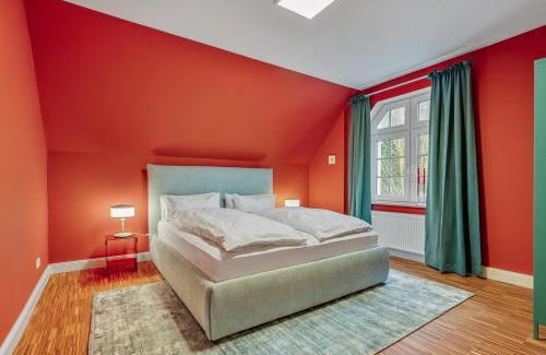 Bad Schwartau Apartment | CLS Moderne Villa Bad Schwartau mit Garten für bis zu 6 Personen, 2 E-Ladesäulen, 3 Parkplätze, Loggia, großes Haus zwischen Lübeck und Ostsee, ideale A1 Anbindung nach Hamburg, Lübeck, Timmendorfer Strand