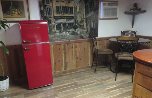 Tulare House | Club Tulare ~ TLC Cottage