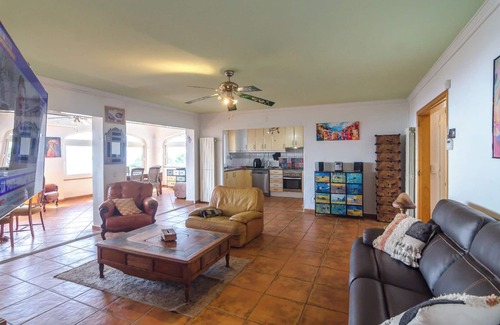 Lloret de Mar Villa | Club Villamar - Homely Spanish holiday villa with private pool and fixed barbecue located near th.
