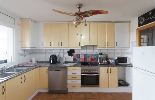 Lloret de Mar Villa | Club Villamar - Homely Spanish holiday villa with private pool and fixed barbecue located near th.