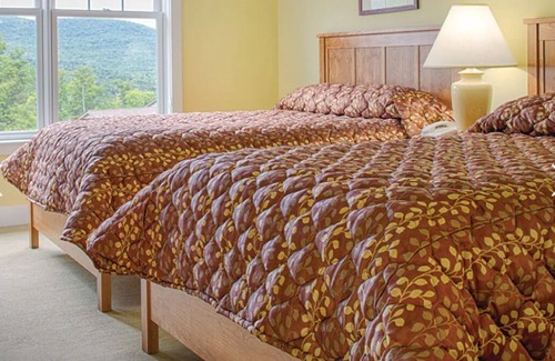 Jeffersonville Resort | Club Wyndham Smugglers Notch, 2 Bedroom 2 Bath Perfect time for Christmas skiing