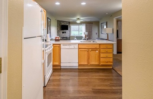 Lake Delton Condo | Club Wyndham Tamarack - Comfy 2 Bedroom