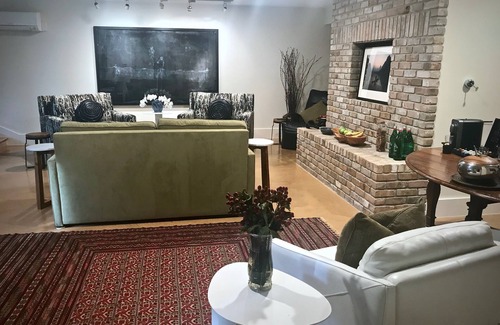 Clarksville House | ClubHouse on Castle Hill