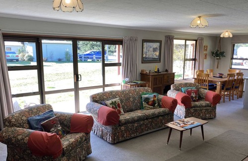 Albert Town House | Clutha Country Cottage