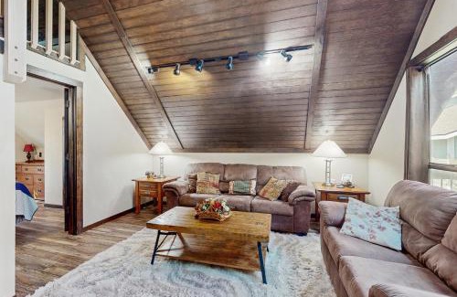 Gruene House | Clutter Falls Retreat - Guesthouse