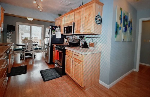 Pleasant Valley House | CO Springs,OCC, Tourist sites, n Near ALL.Broadmoor,Downtown.Near GARDEN OF GODS