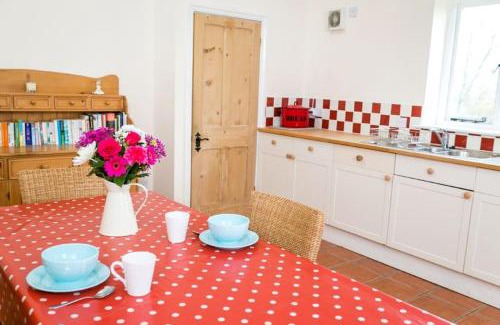 Ewhurst Green House | Coach House Barn
