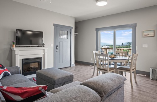 Vernon Apartment | Coach house overlooking cherry and apple orchards.